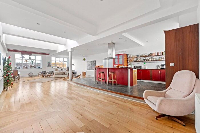 3 Bedroom Property To Rent In Shepherdess Walk, Micawber Wharf, N1