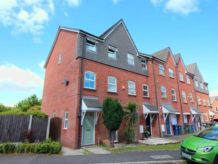 3 Bedroom Town House To Rent In Newbridge Gardens, Bury BL9
