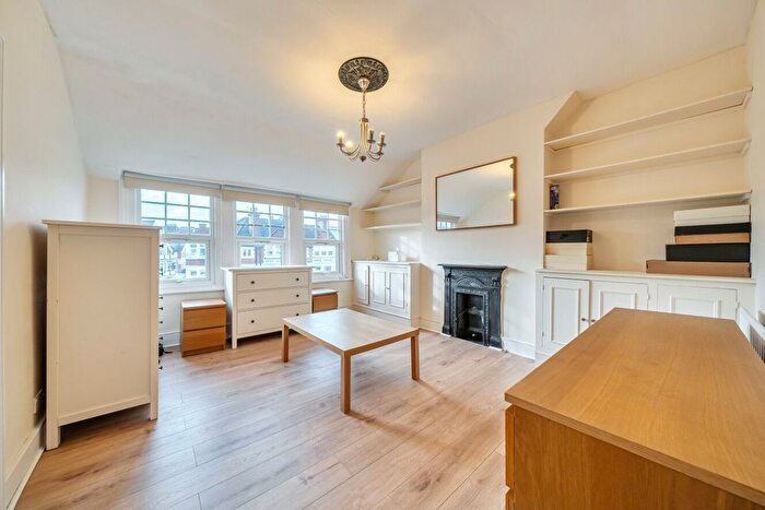 1 Bedroom Flat For Sale In Salford Road, Balham, London, SW2