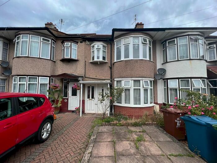 1 Bedroom Flat To Rent In Grosvenor Avenue, Harrow, HA2