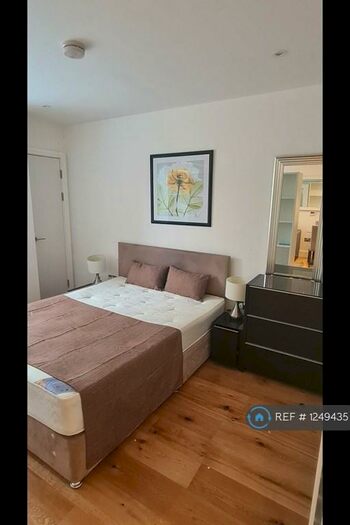 Studio To Rent In Riverdale House, London, SE13