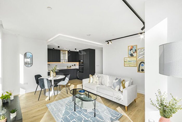 2 Bedroom Apartment To Rent In Bollinder Place London, EC1V