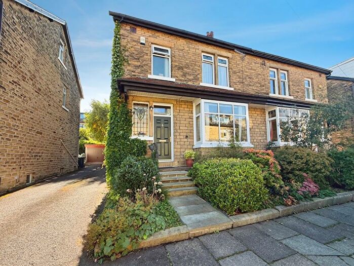 4 Bedroom Semi-Detached House For Sale In Avondale Crescent, Shipley, BD18
