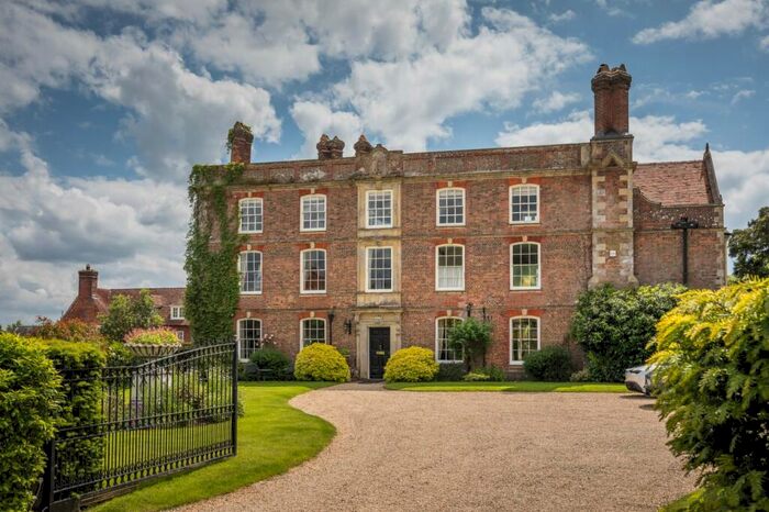 7 Bedroom Link Detached House For Sale In Stock Lane, Landford, Salisbury, SP5