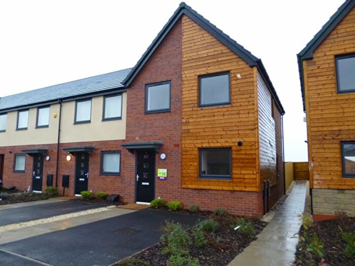 3 Bedroom Town House To Rent In Blossom Way, Thurnscoe, S63