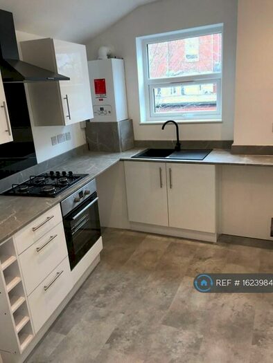 2 Bedroom Flat To Rent In Cemetery Road, Birmingham, B67