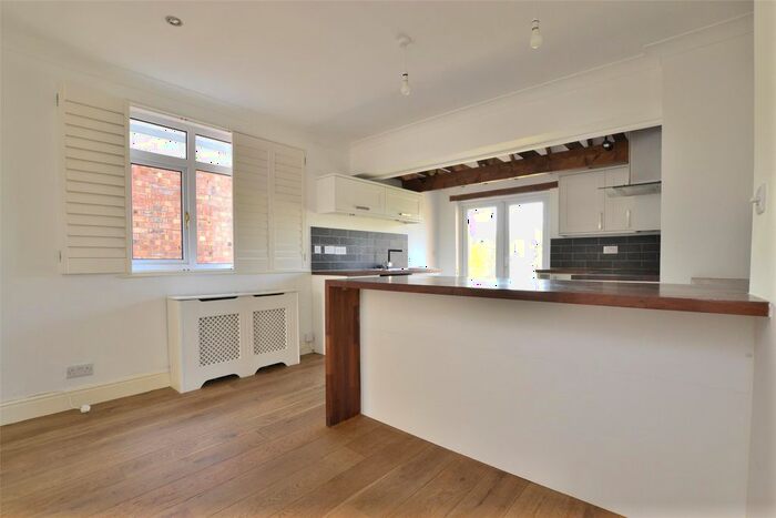3 Bedroom Semi-Detached House To Rent In Merewood Avenue, Headington, OX3