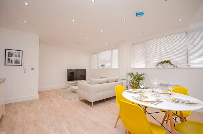 2 Bedroom Flat To Rent In Pudding Lane, Maidstone, ME14