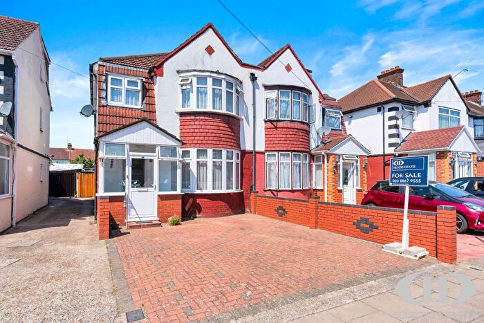 3 Bedroom Semi Detached House For Sale In Palgrave Avenue, Southall, UB1