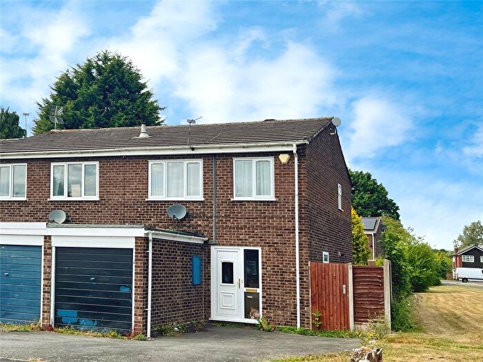 3 Bedroom Semi-Detached House For Sale In Manston Drive, Perton Wolverhampton, Staffordshire, WV6