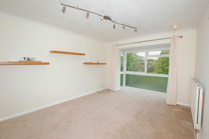 2 Bedroom Flat To Rent In Copers Cope Road, Beckenham, BR3