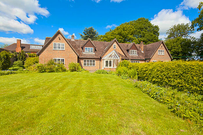 2 Bedroom Character Property To Rent In The Lodge, Aldworth, RG8