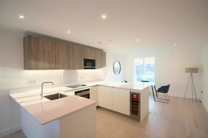 3 Bedroom Flat To Rent In The Atelier Apartments - Sinclair Road, London, W14