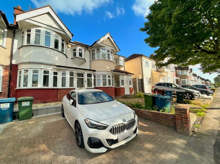 4 Bedroom Terraced House To Rent In Waverley Road, Harrow, HA2