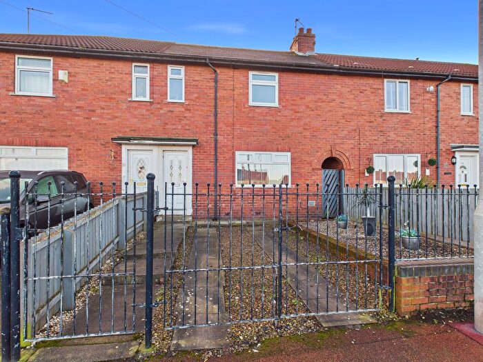 3 Bedroom Terraced House For Sale In Hendon Road, Gateshead, NE8