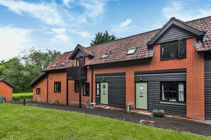 2 Bedroom House To Rent In Foxhills Mews, Longcross Road, Longcross, Chertsey, KT16