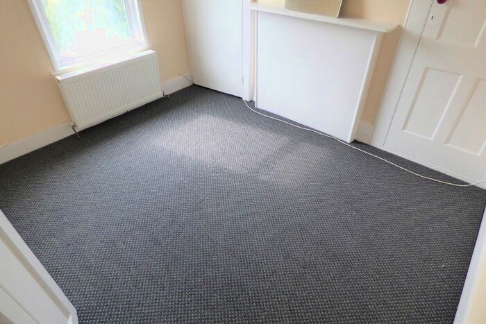 2 Bedroom Flat To Rent In Green Lane, Ilford, IG1