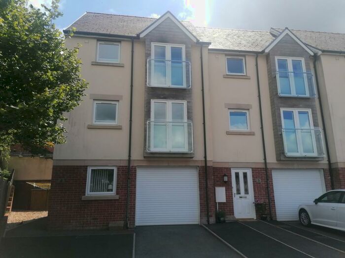 2 Bedroom Town House To Rent In Clos Gwenallt, Alltwen, Pontardawe, Neath And Port Talbot., SA8