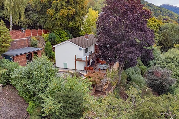 3 Bedroom Semi-Detached House For Sale In Holywell Road, Malvern, Worcestershire, WR14