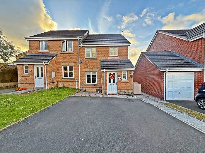 3 Bedroom Semi-Detached House For Sale In Ffordd Y Dolau, Llanharan, Pontyclun, Rhondda Cynon Taff., CF72