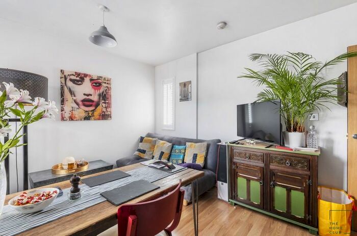 2 Bedroom Flat To Rent In Woodbridge Road, Guildford, GU1