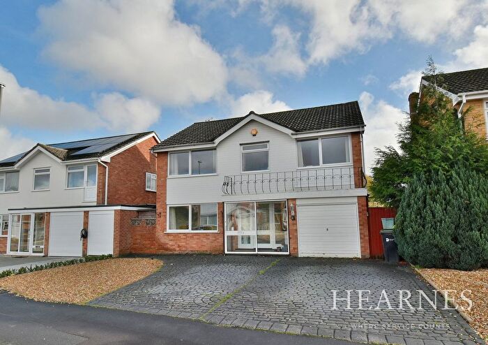 4 Bedroom Detached House For Sale In Wollaton Road, Ferndown, BH22