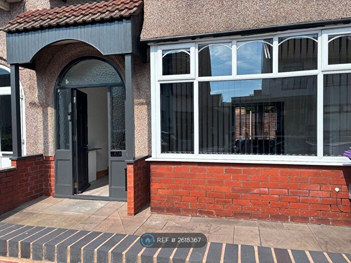 3 Bedroom Semi-Detached House To Rent In Bed Semi Detached House, Liverpool, L13