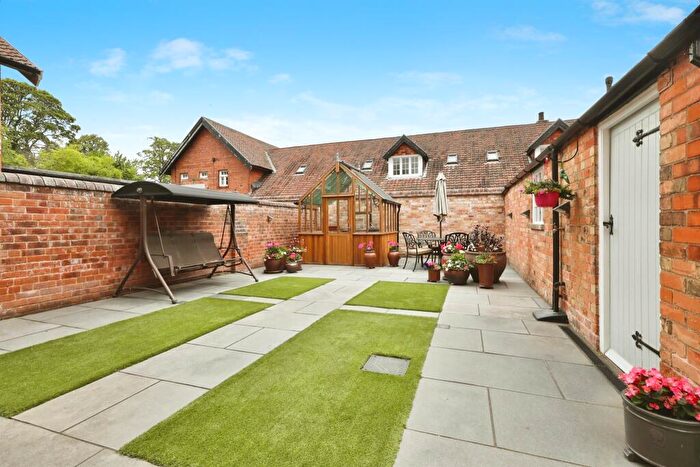 3 Bedroom Character Property For Sale In Cedar Cottage, Wiseton, Doncaster, DN10