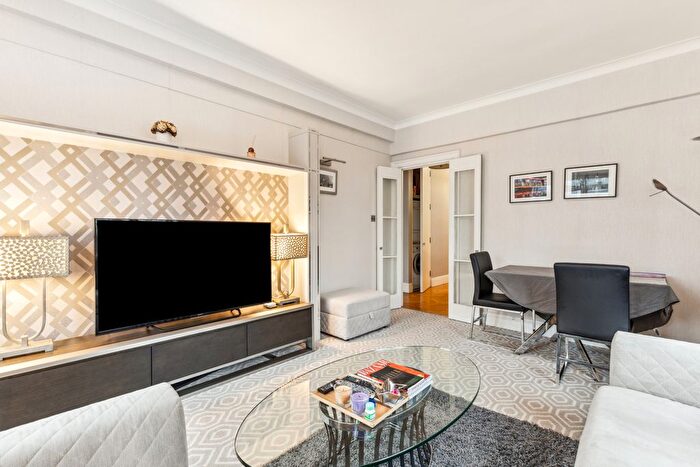 2 Bedroom Flat For Sale In Chesterfield House, Chesterfield Gardens, W1J