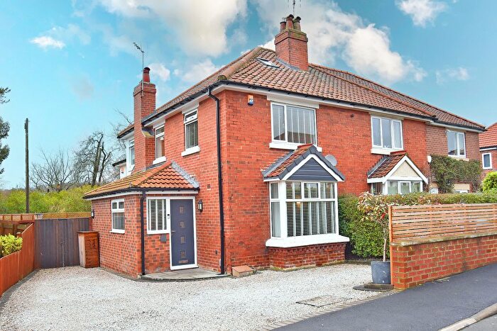 3 Bedroom Semi Detached House For Sale In Hillside Road, Pannal, Harrogate, HG3