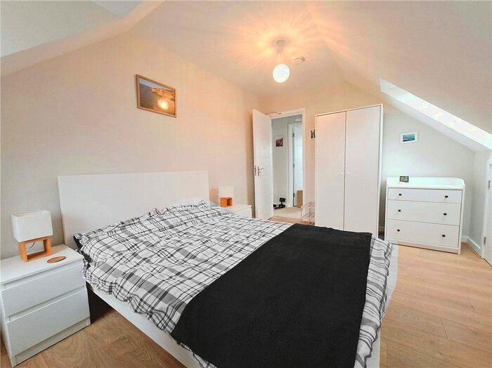 1 Bedroom Property To Rent In Queen Eleanors Road, Guildford, Surrey, GU2