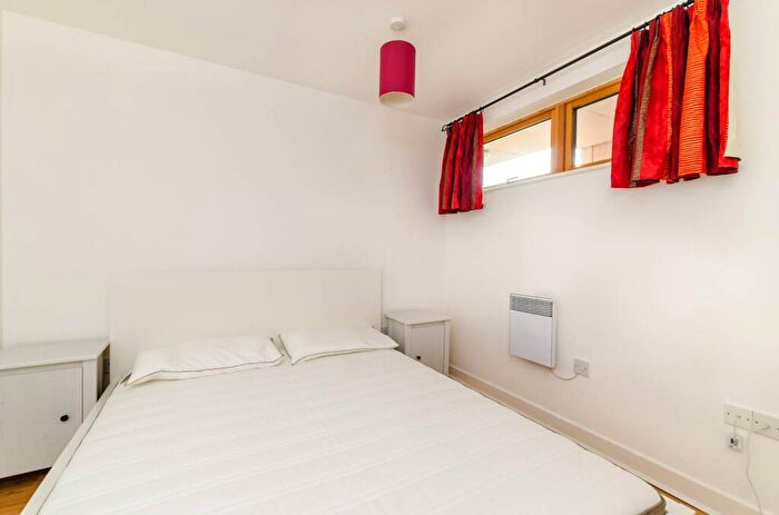 1 Bedroom Flat To Rent In Meath Crescent, , Bethnal Green, London, E2