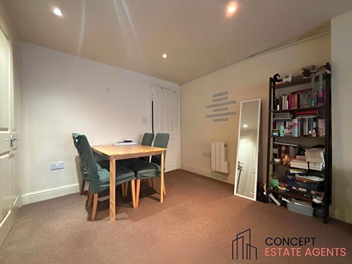 1 Bedroom Flat To Rent In Glenburnie Road, Tooting Bec, SW17