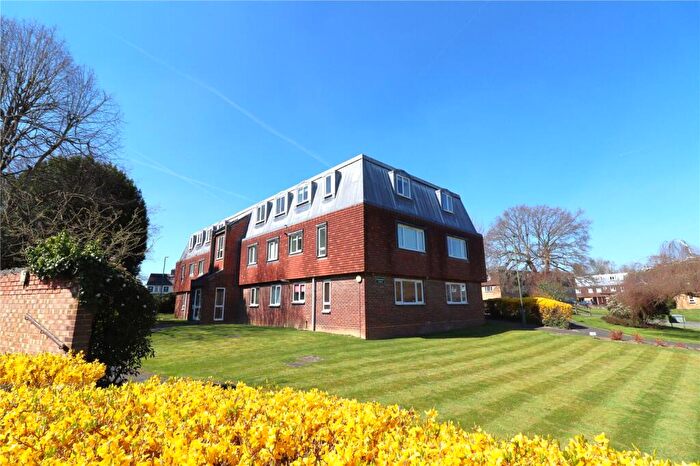2 Bedroom Apartment For Sale In Carnoustie Court, Caxton Way, Haywards Heath, RH16