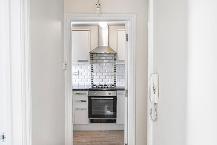 1 Bedroom Apartment To Rent In South Birkbeck Road, Leyton, London, E11