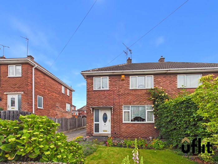 3 Bedroom Semi-Detached House For Sale In Blackmoor Crescent, Brinsworth, Rotherham, S60