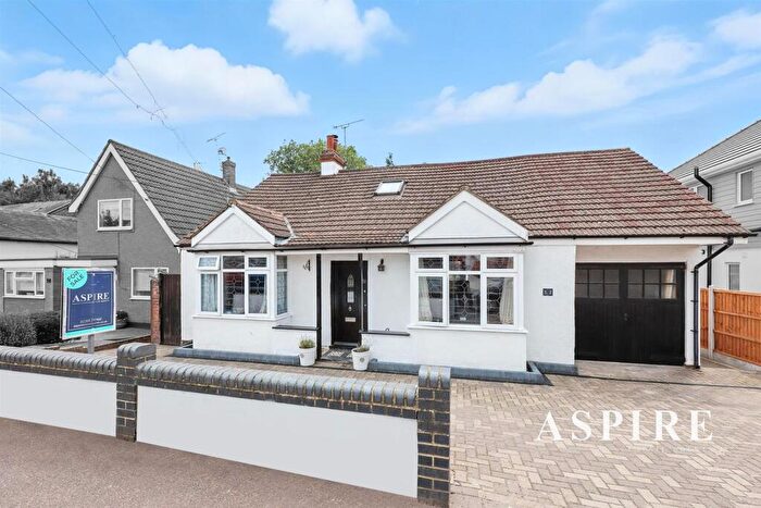 5 Bedroom Detached House For Sale In Thundersley Park Road, Benfleet, SS7