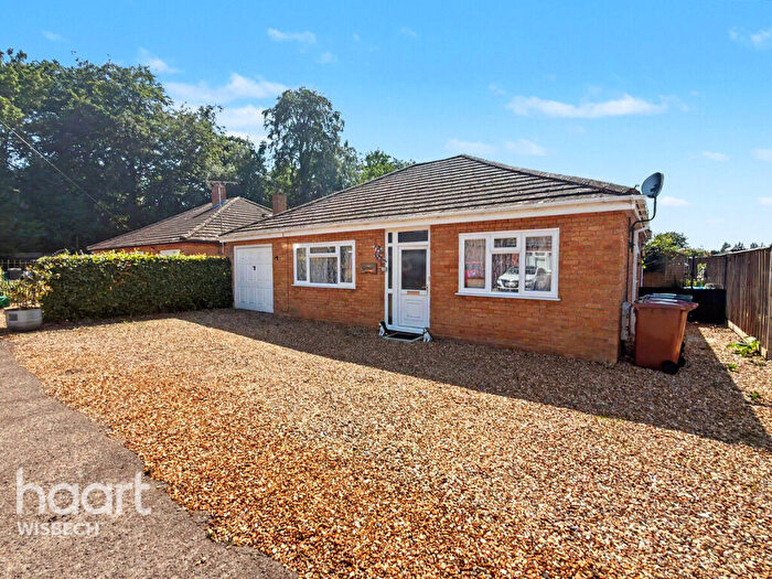 3 Bedroom Detached Bungalow For Sale In Thatchwood Avenue, Emneth, PE14