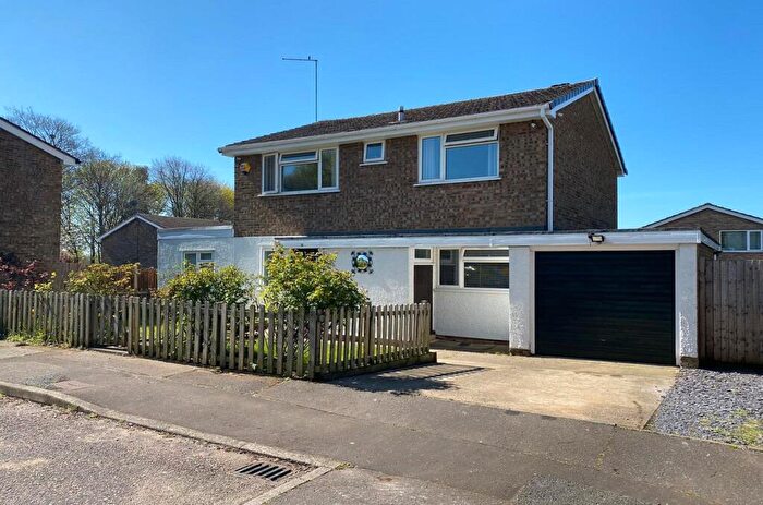 4 Bedroom Detached House For Sale In East Priors Court, Lings, Northampton, NN3