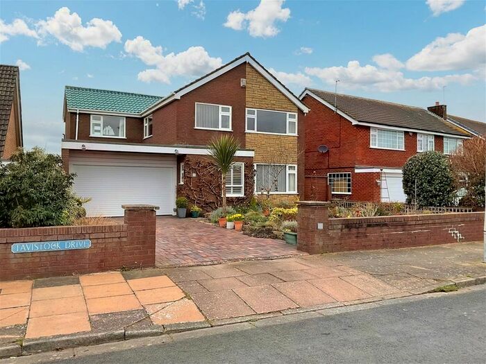 Houses for sale & to rent in PR8 2TQ, Westminster Drive, Ainsdale Southport