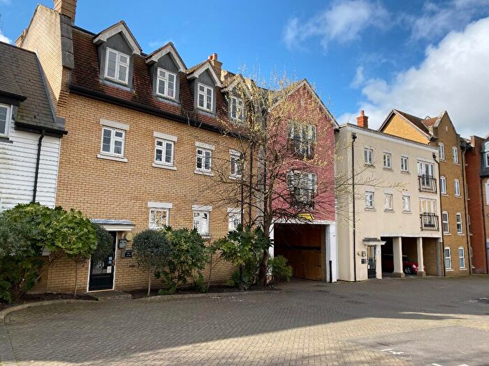 2 Bedroom Apartment To Rent In Roche Close, Rochford, Essex, SS4