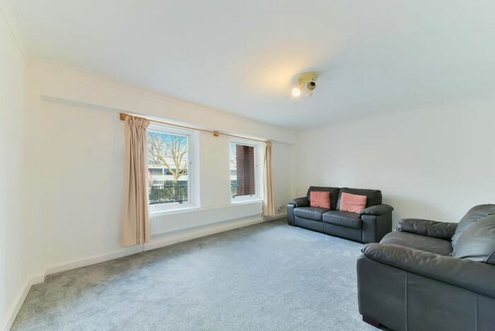 1 Bedroom Garage / Parking To Rent In Listergate, Upper Richmond Road, Putney, SW15