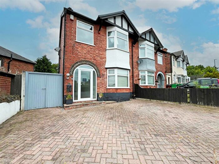 3 Bedroom Semi-Detached House To Rent In Eastdale Road, Bakersfield, Nottingham, NG3