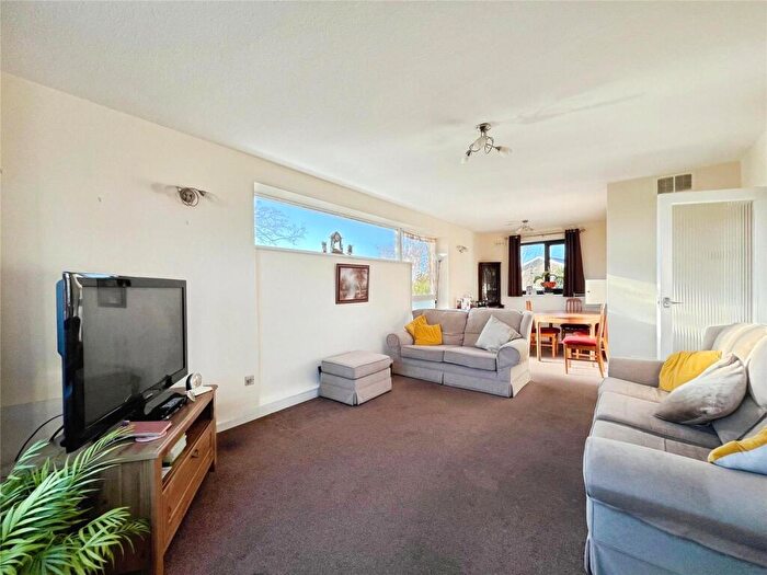 2 Bedroom Flat For Sale In North Park, London, SE9