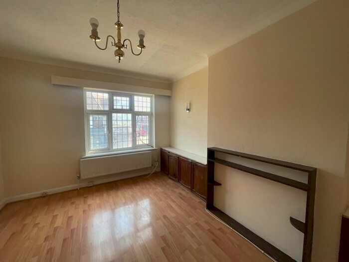 1 Bedroom Flat To Rent In Canterbury Road, Harrow, Greater London, HA1