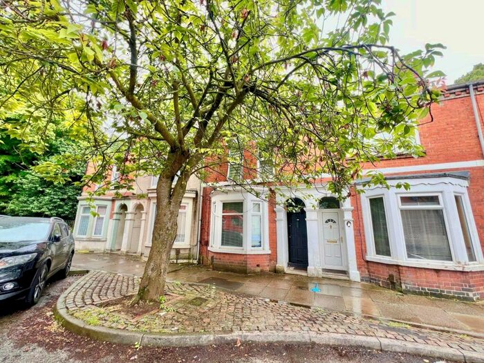 3 Bedroom House To Rent In Steene Street, Northampton, NN5