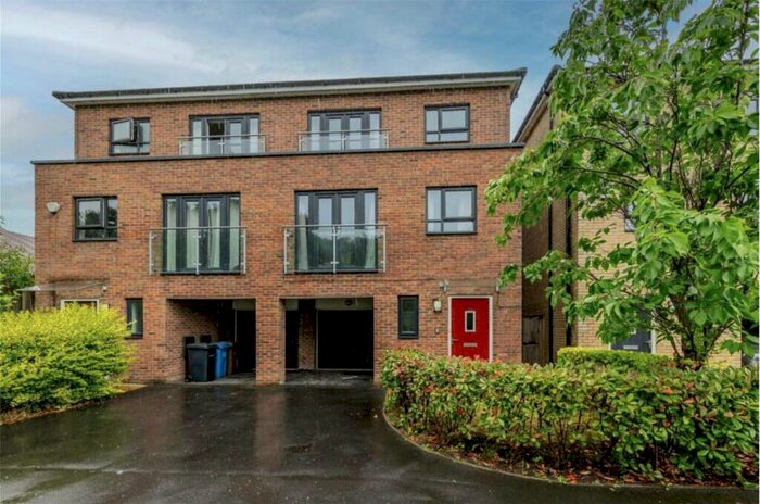 4 Bedroom Semi-Detached House To Rent In Mallow Drive, Salford, Greater Manchester, M7