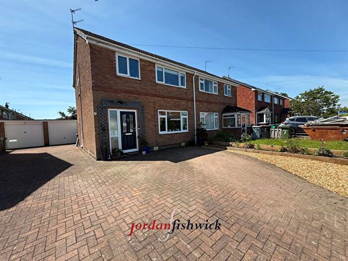 3 Bedroom Semi-Detached House For Sale In Keswick Avenue, Macclesfield, SK11
