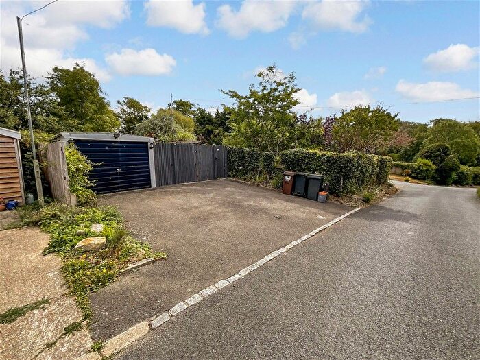 3 Bedroom Semi-Detached House For Sale In Rotherfield Lane, Mayfield, East Sussex, TN20