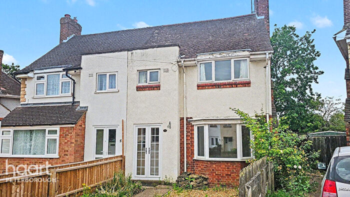 3 Bedroom Semi Detached House For Sale In Luddington Road, Walton, PE4